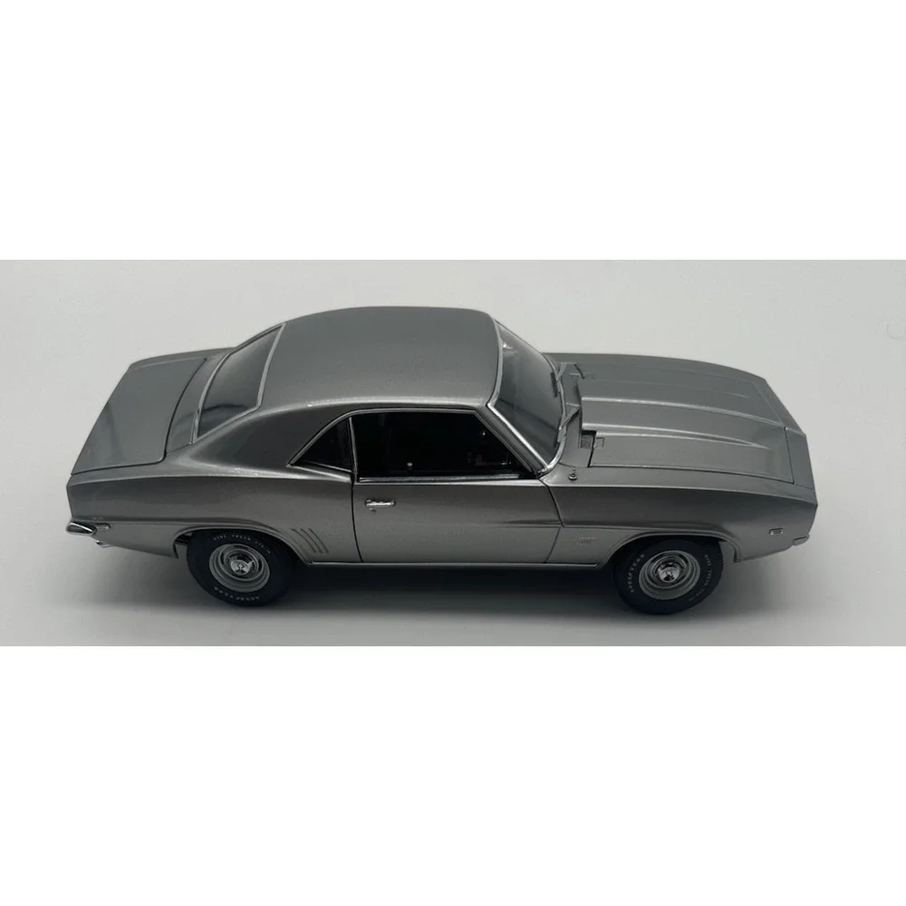 DANBURY MINT 1969 CHEVROLET COPO CAMARO CORTEZ SILVER 1:24 DIECAST MODEL NO BOX